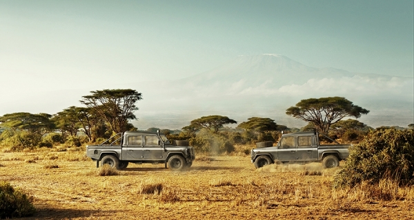 Photograph Tom Wittkemper Landrover Rhino Battle on One Eyeland